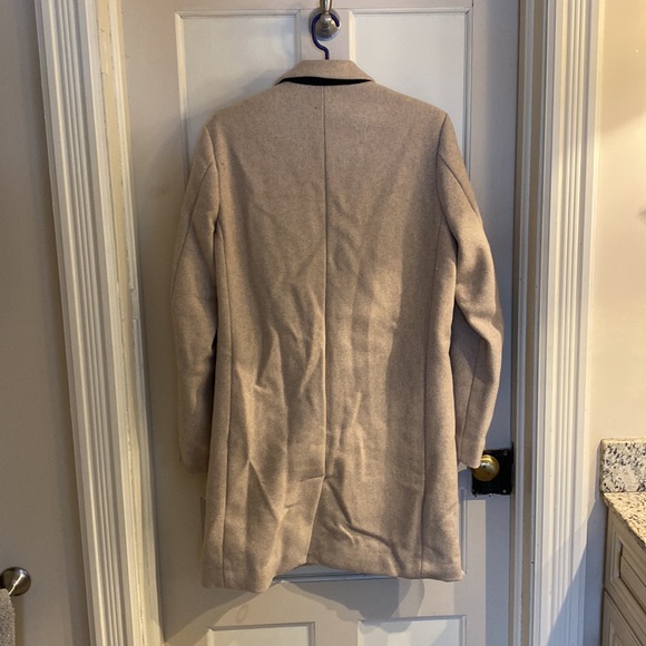 Hollister light tan topcoat medium, basically new - Picture 5 of 5